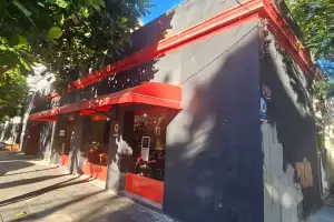 Loja de Esquina no Menino Deus (130m²)